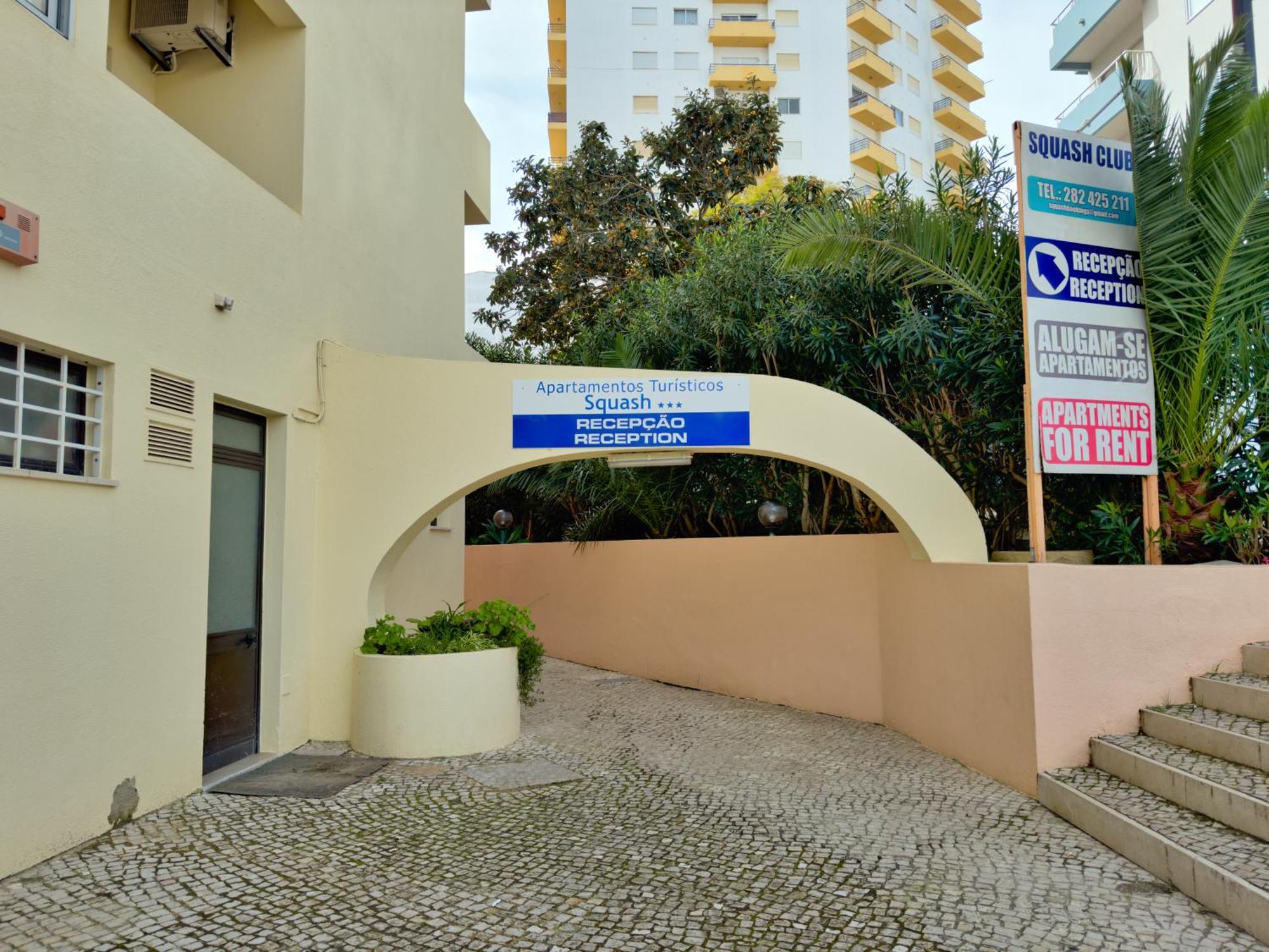 Squash Club Apartamentos Portimão Exterior photo